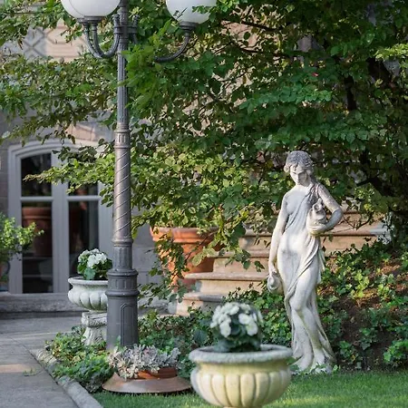 Maria Boutique Hotel 3*